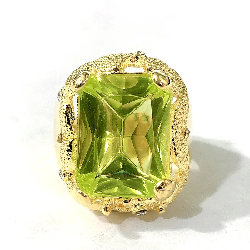 

Gorgeous and Charming Large Square Yellow CZ Stone Ring Women's Fashion Crystal Zircon Ring Bride Fashion Jewelry Cocktail Ring