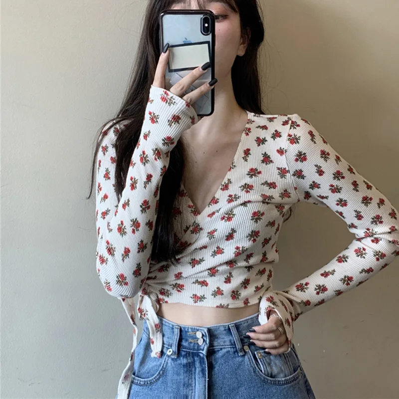 Женский винтажный укороченный топ с цветочным принтом и длинным рукавом