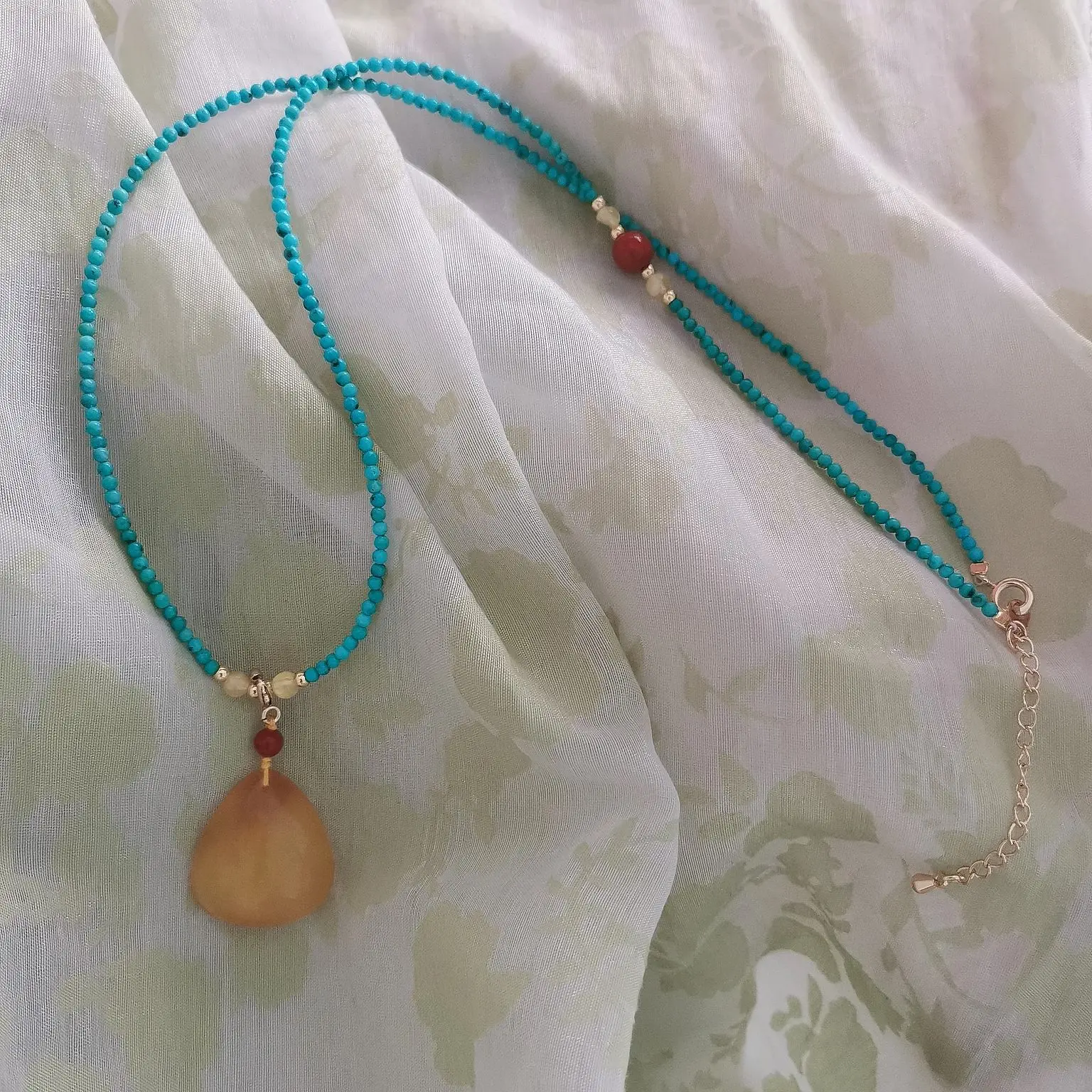 

Bijoux mariageRaw ore real turquoise small round bead necklace southern red agate amber pendant woman designer jewelry
