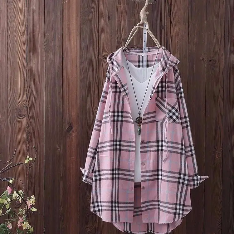 

2020 autumn new coat women's loose student Plaid long sleeve shirt Hong Kong style shirt women's large women's wear