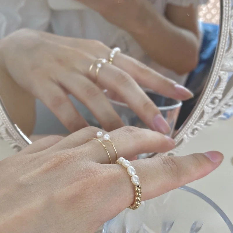 

Fashion Jewelry Finger Rings Popular Style One Layer Golden Plating Chain With Natural Freshwater Pearls Rings Gift Wholesale