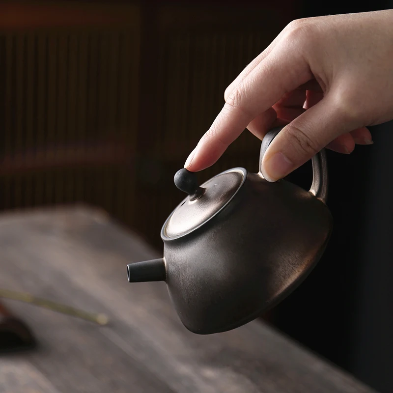 

Японский чайник ручной работы из грубой керамики, чайник, чайник, креативный Ретро ручной захват, маленький одиночный чайник, домашняя позо...