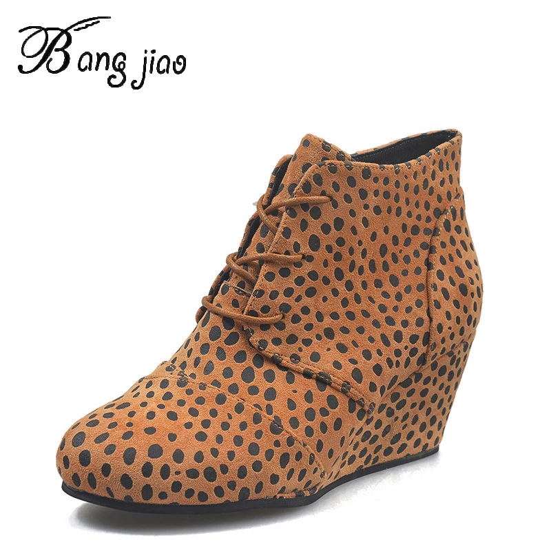 Весенние женские ботильоны Модные замшевые однотонные короткие ботиночки на