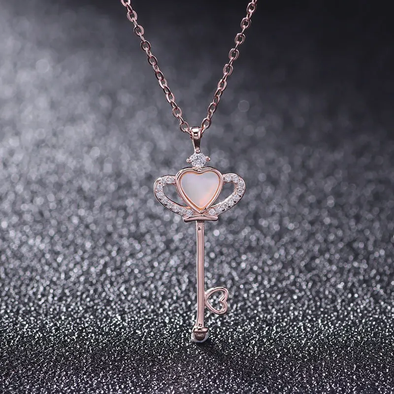 

925 Sterling Silver Heart Shell Crown Key Pendant Clavicle Chain Necklace For Women Wedding Party Dress Jewelry Accessories