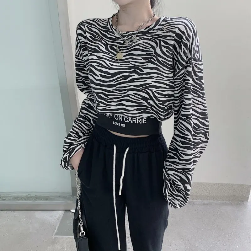 

Aesthetic Zebra Print Sweatshirt Hoodies Women Oversized Cropped Tops Long Sleeve Fashion Women Clothing 2020 Autumn AA028S50