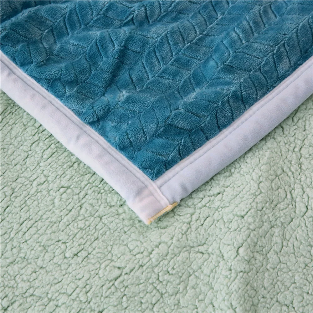 

Winter New Style Super Warm Machine Washable Coral Fleece Thicken Blanket for Bed Suitable For Queen Size