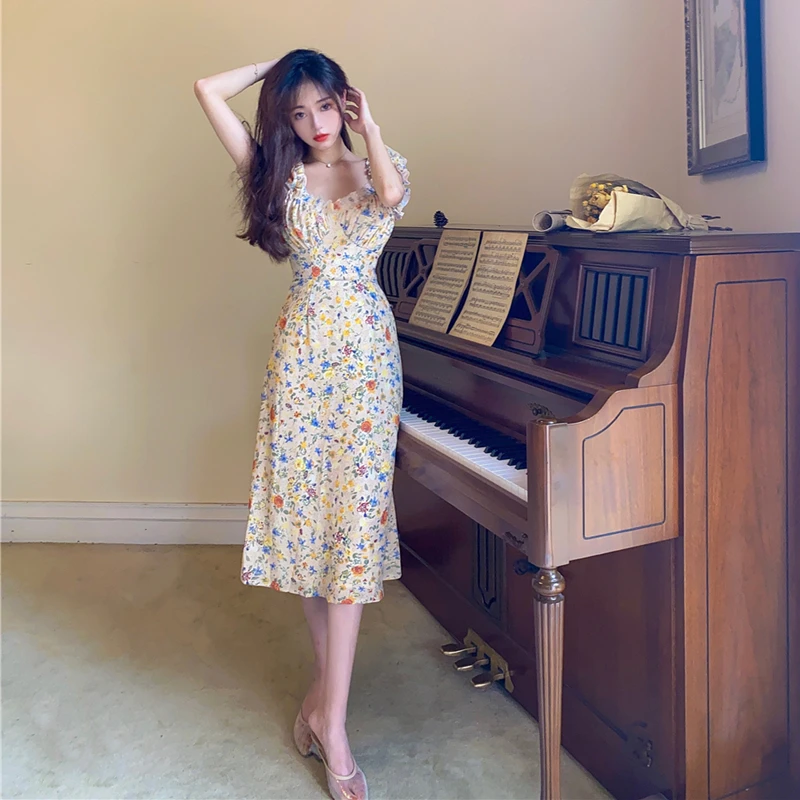 

2020 New Chiffon French Style Vintage Floral Dress for Women Summer V-neck High Waist Slimming Printed A- line Skirt Women