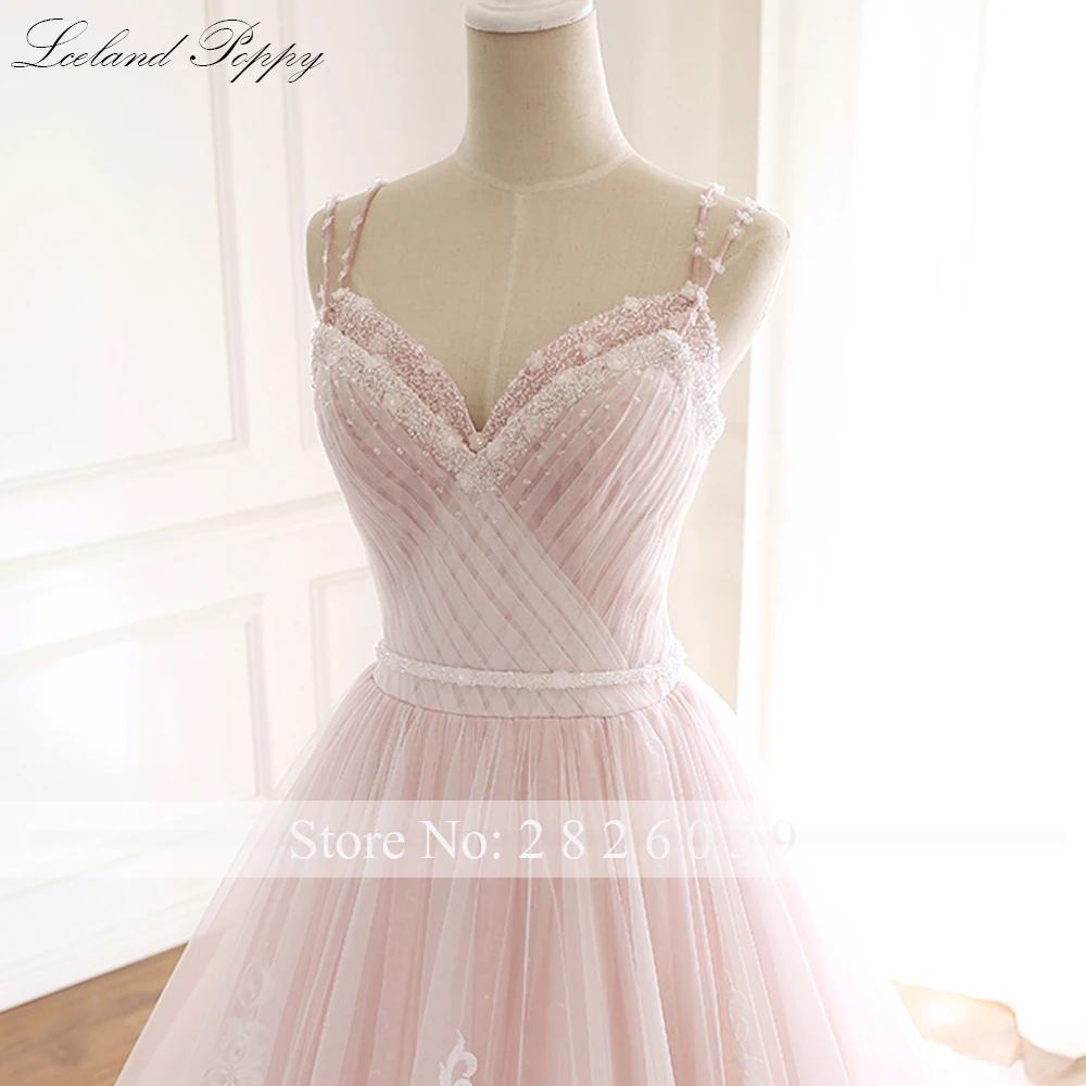 Роскошные женские свадебные платья трапециевидной формы на тонких бретельках с