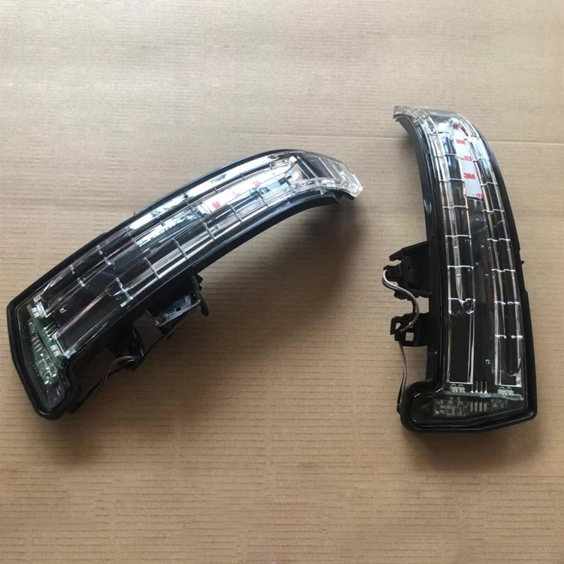 Боковой указатель поворота зеркала заднего вида LH / RH для Benz W204 W212 W221 E280 E300 C180 C200 S350