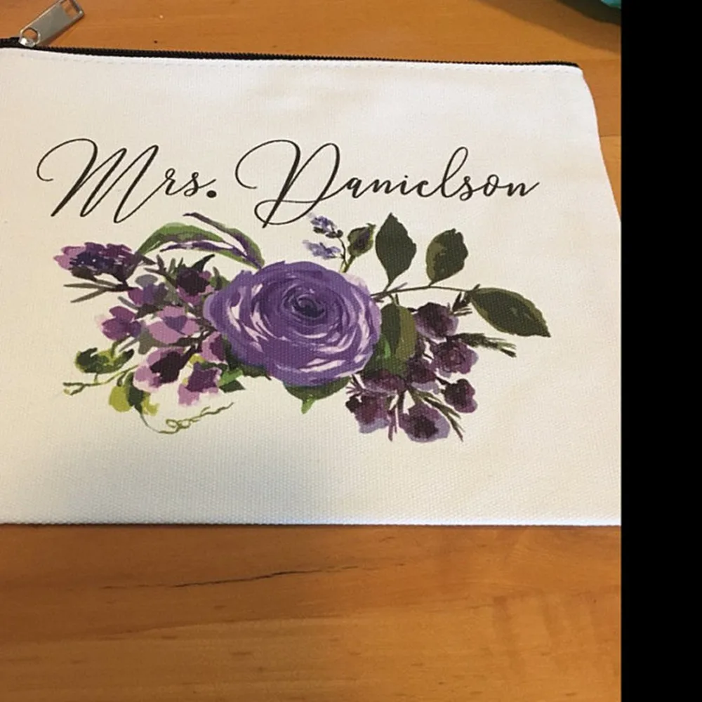 Подарочная косметичка с фиолетовыми цветами для команды невесты индивидуальные