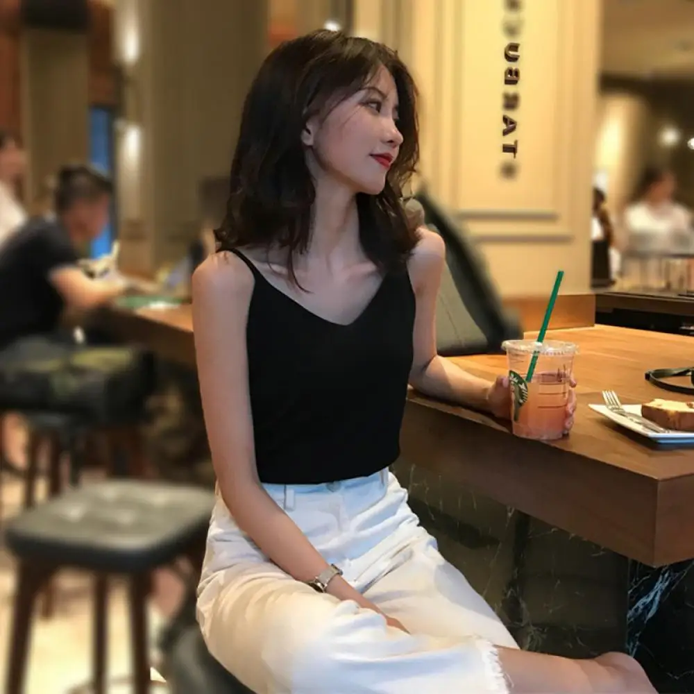 

Wearing V Neck Knitted Camisole for Women In The Summer 2021 Korean Style Loose Short Sleeveless Bottoming Top Tide Tanks Camis