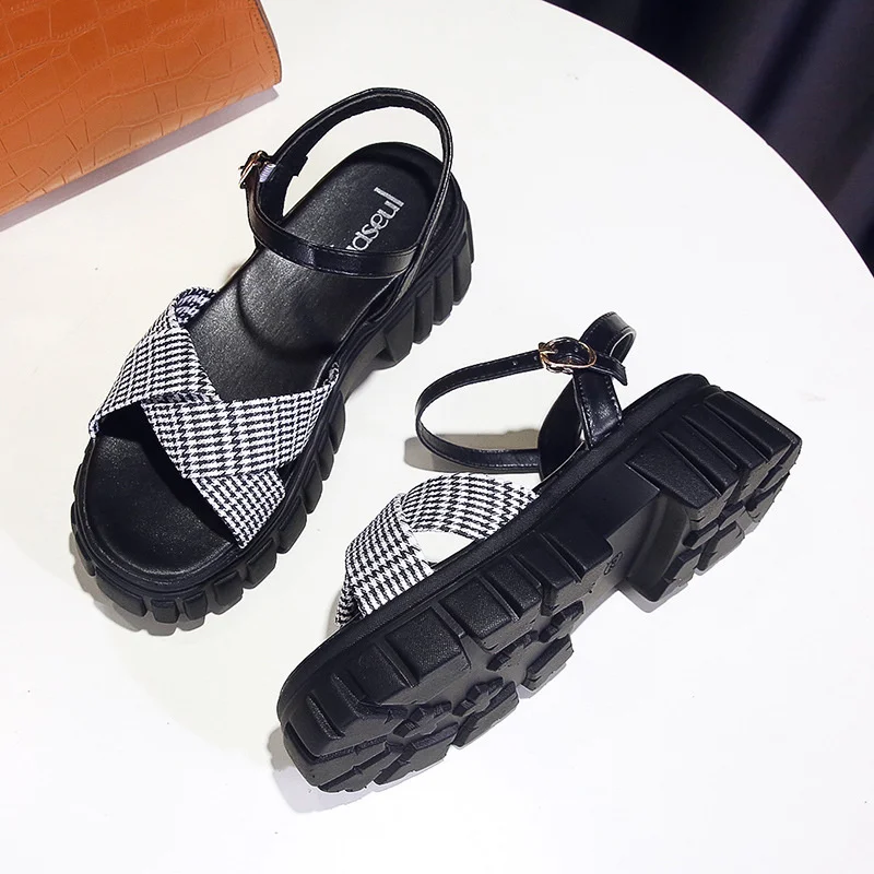 

Square Heel Sandals for Women 2021 Fashion Summer Footwear Buckle Strap Modern Sandals Outdoor Round Toe Casual Shoes BJ3810