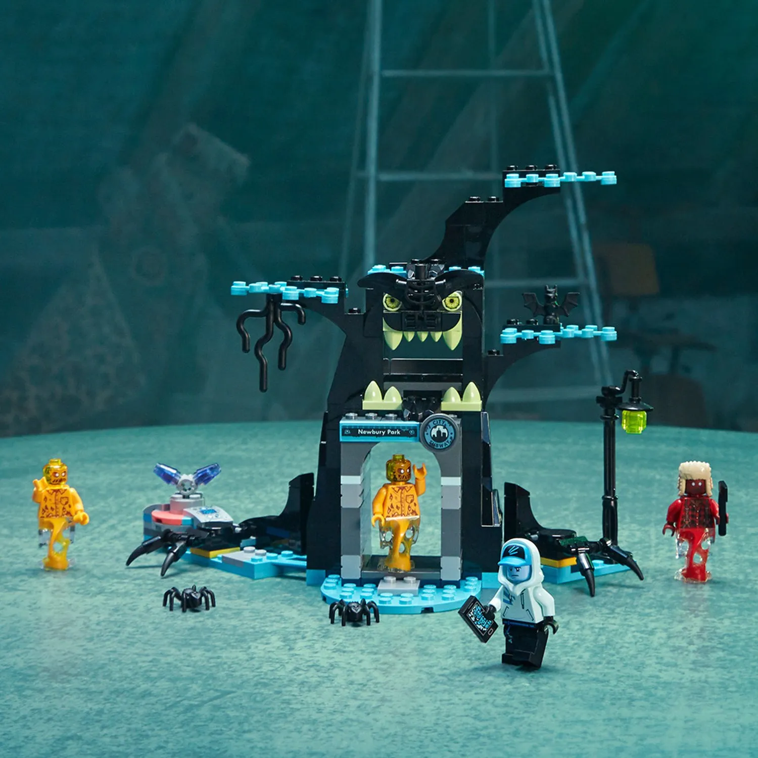 Конструктор LEGO Hidden Side 70427 Добро пожаловать в Side. | Игрушки и хобби