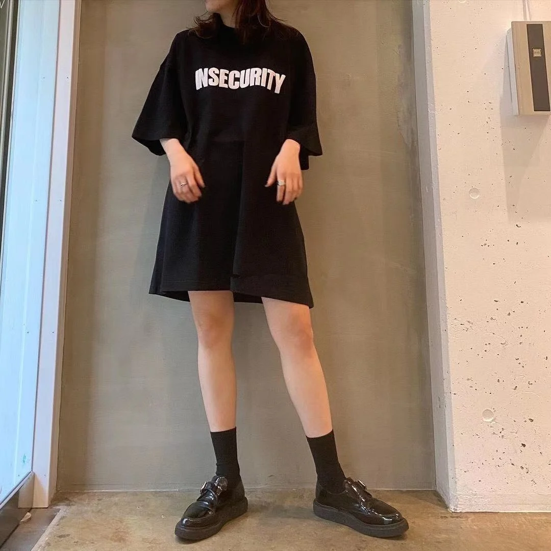 

Vetements Insecurity Print T-shirts Men Women Hip Hop Streetwear Top Tees High Quality Vetements Short Sleeve t-shirt Men