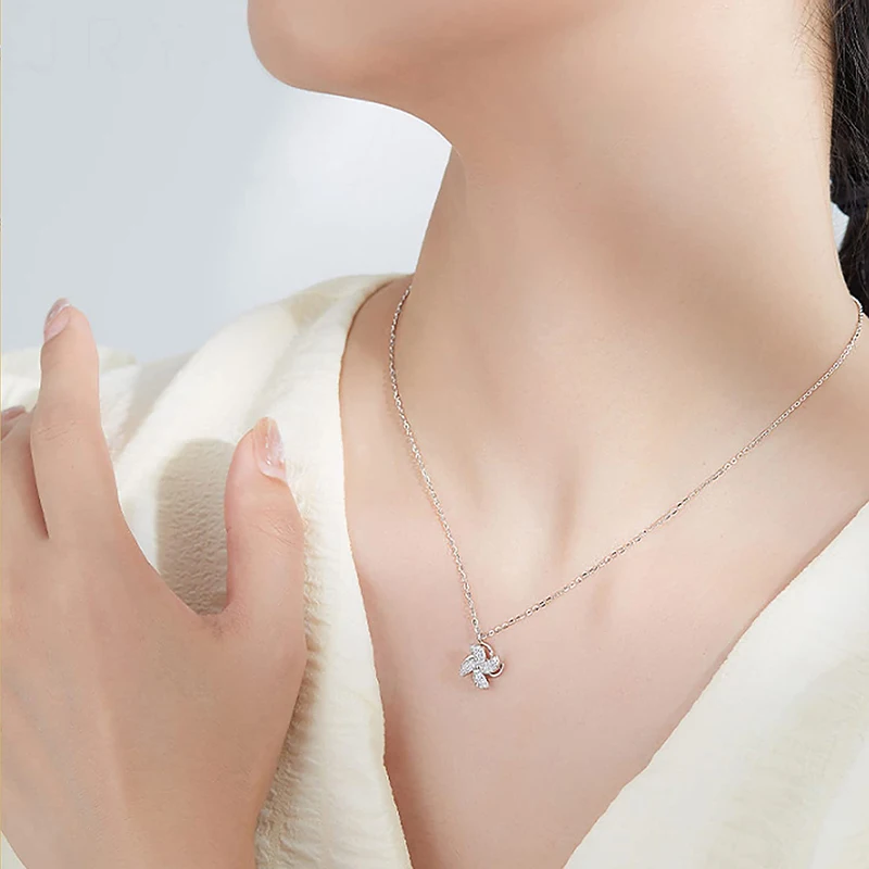 

Women's necklace spinning windmill Necklace temperament simple cold wind flash diamond snowflake clavicle chain neck chain