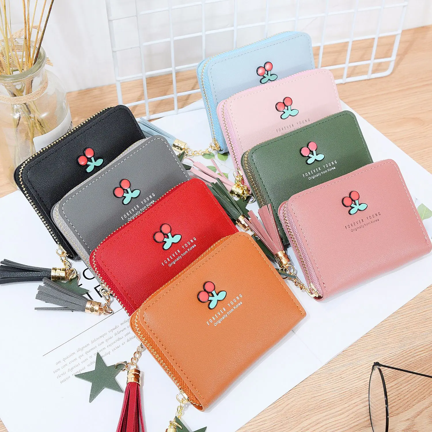 

Милые женские кошельки с кисточками, кошелек с кармашком для монет, держатель для карт, кошелек с фруктами, женский модный короткий кошелек ...