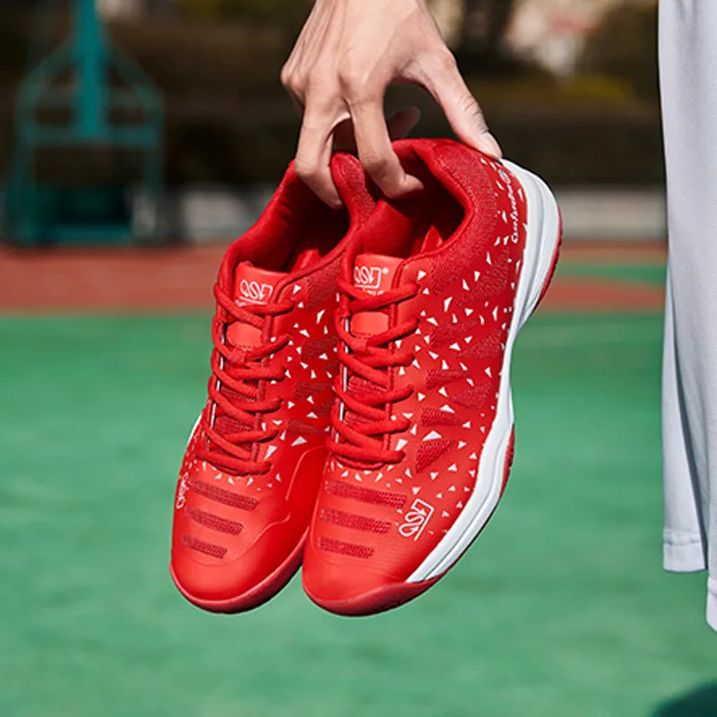 New High Quality Red Men's Professional Tennis Shoes Lightweight Couple Badminton Shoes Trainers Men Outdoor Race Sport Sneakers