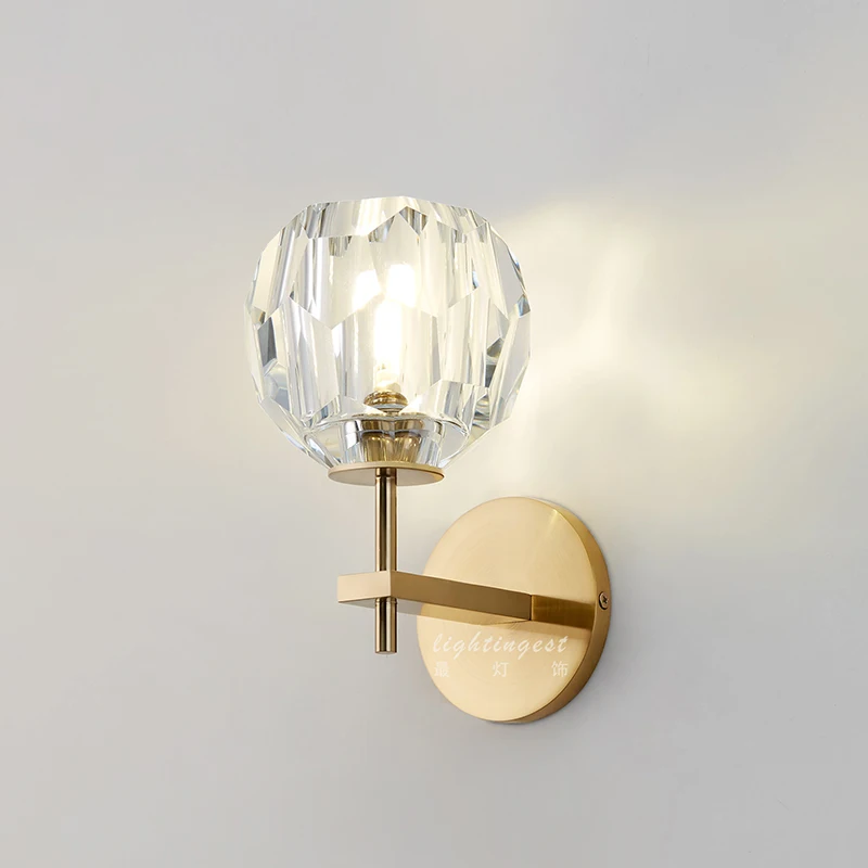 Современный настенный светильник с кристаллами светодиодный для гостиной
