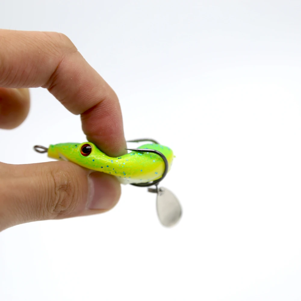 Новое поступление искусственная приманка в виде лягушки с двойным крючком