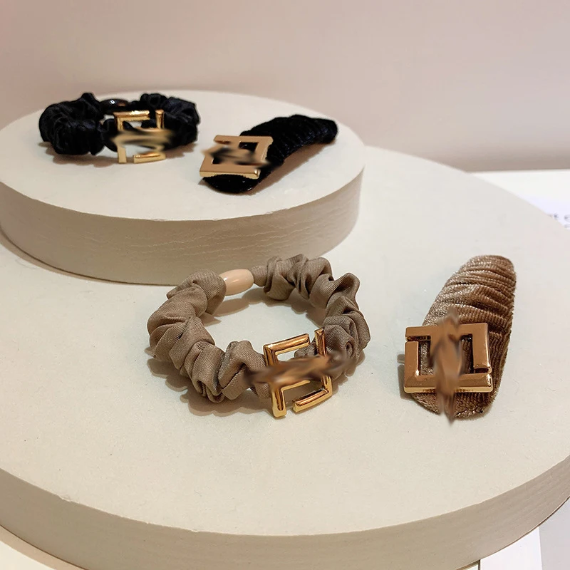 

Fashion Metal Letter Hairpin Scrunchie Velvet Folds Hair Clips for Women Large Intestine Circle Girls Hair Ties Hair Accessories