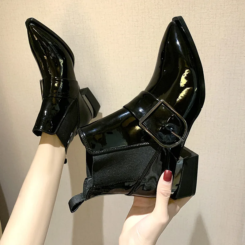 

2020 New Female Martin Boots British Style Fashion Pointed Patent Leather Nude Boots Belt Buckle Female Short Boots