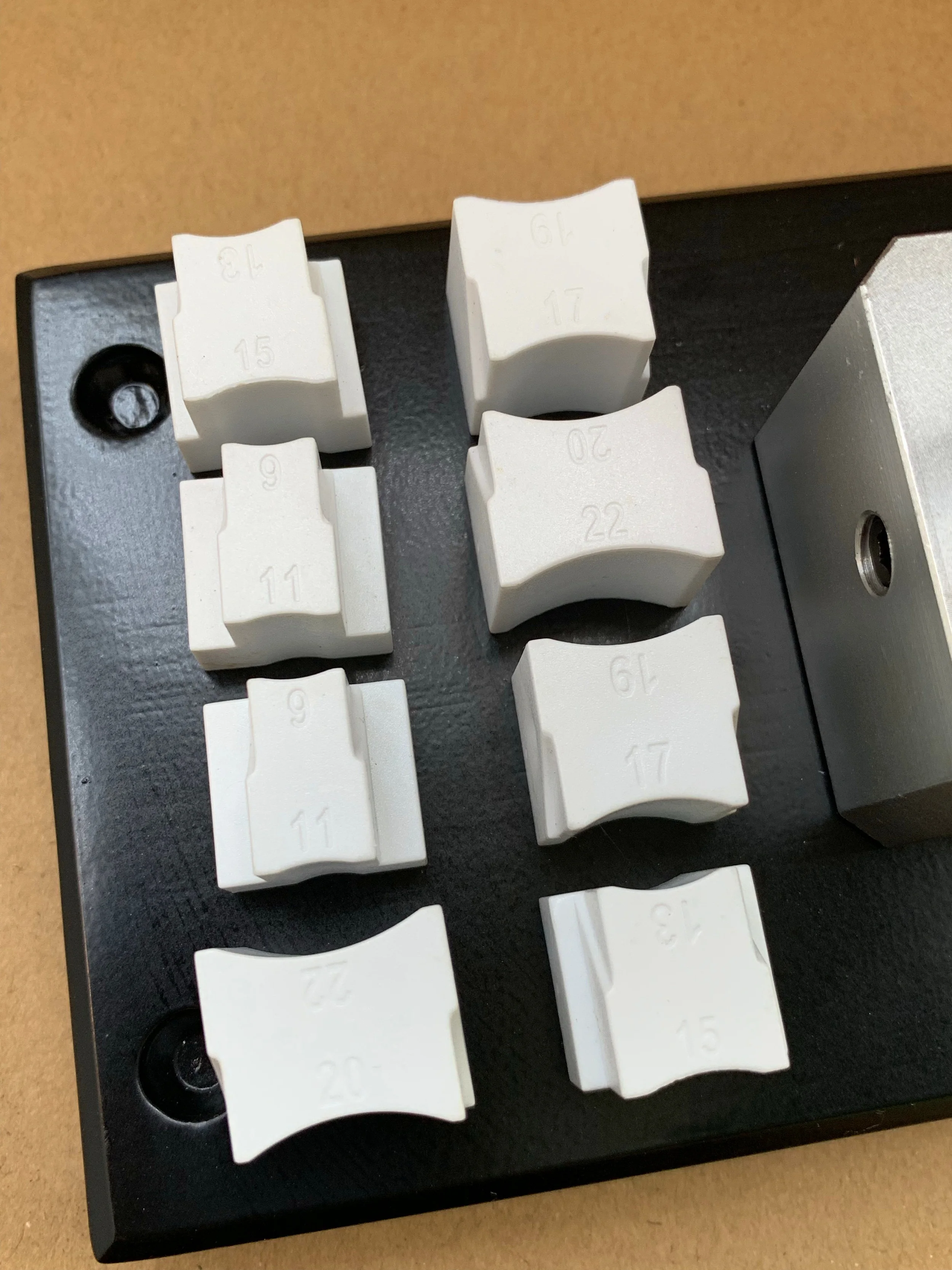 5700 устройство для открывания и закрытия корпуса часов | Наручные часы