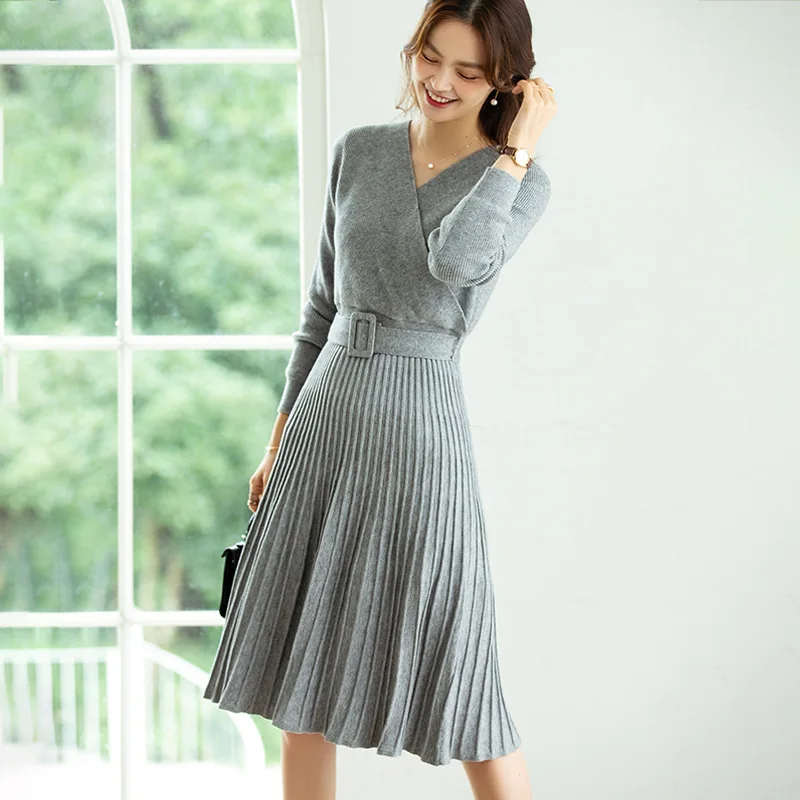 

2020 autumn and winter new fashionable niche cross V-neck mid-length high-waist lace-up pleated knitted dress Black