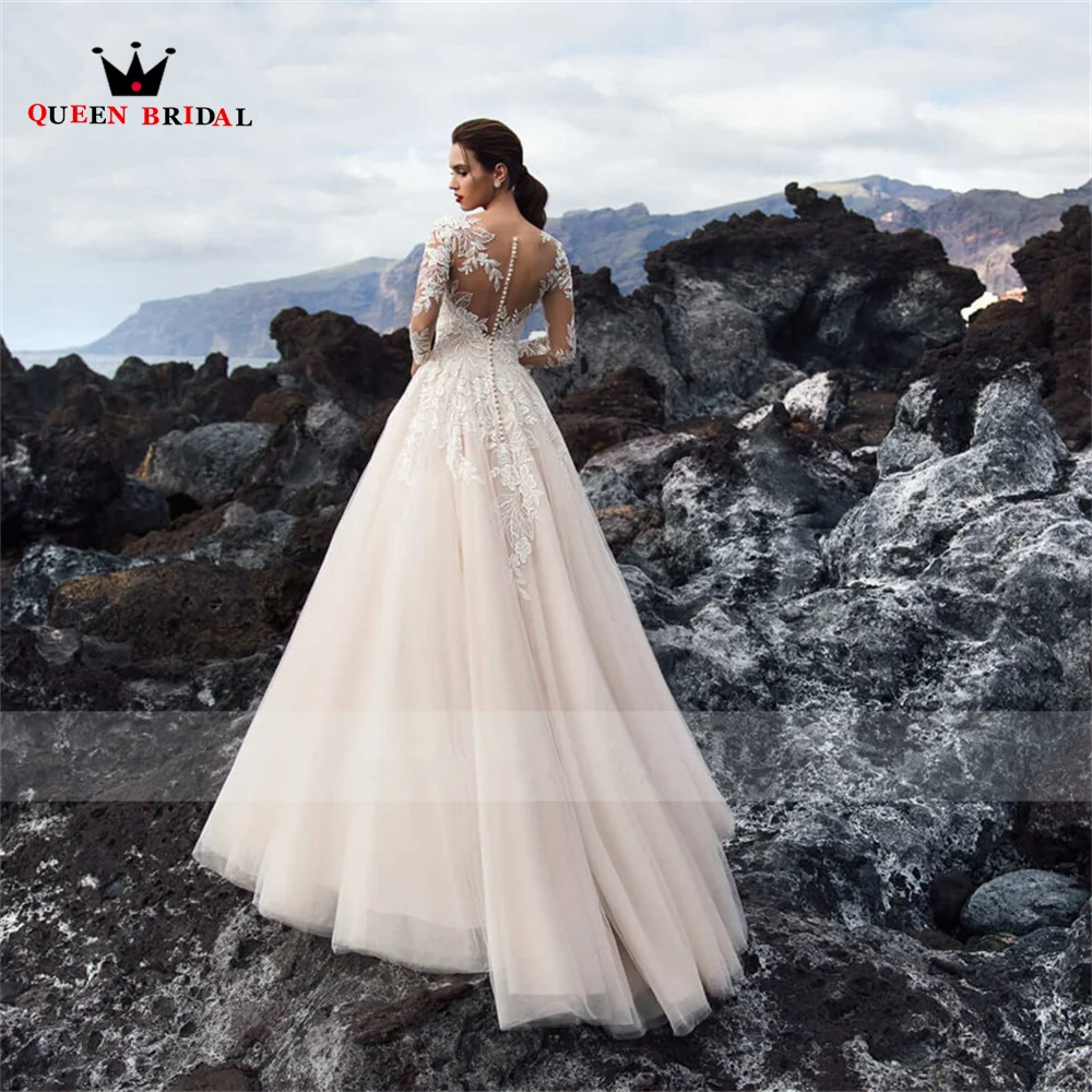 Элегантное бальное платье пышное свадебное с длинными рукавами тюлевое кружево
