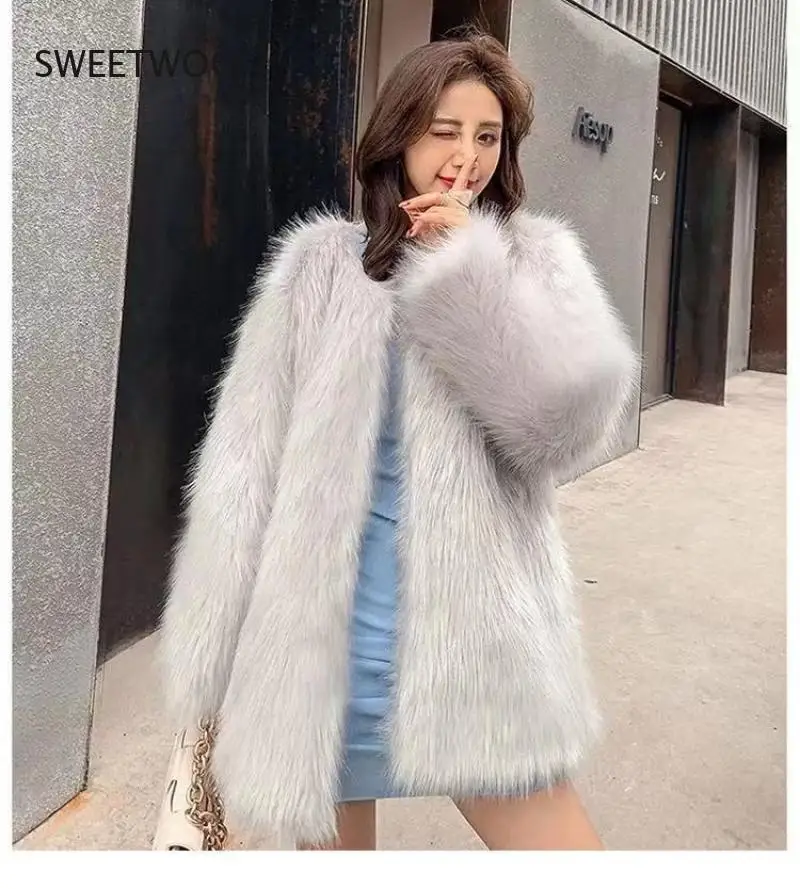 Winter Women's High Quality New Artificial Fox Coat Luxury Fur Coat Loose Coat Thick Warm  Women's Plush Coat 2022