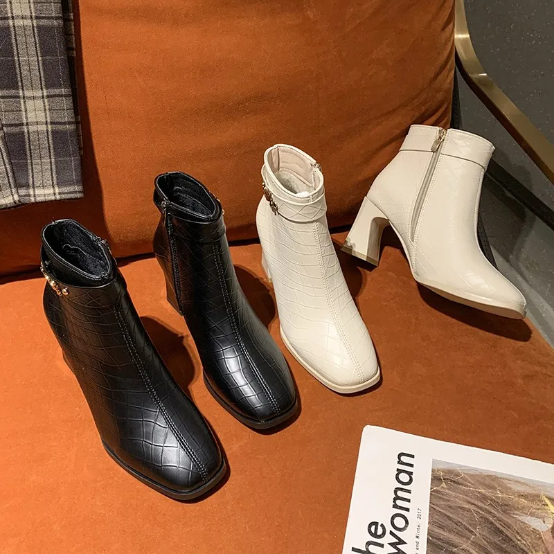 

2020 Autumn And Winter New Thick Heel Side Zipper Martin Boots Women's Short Boots Middle Heel British Style Student Boots