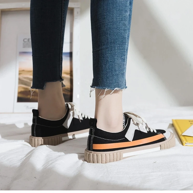 Women Shoes 2020 New Spring Fashion Women Canvas Shoes Casual Flats Striped Casual Vulcanize Shoes Fashion Style Female Sneakers