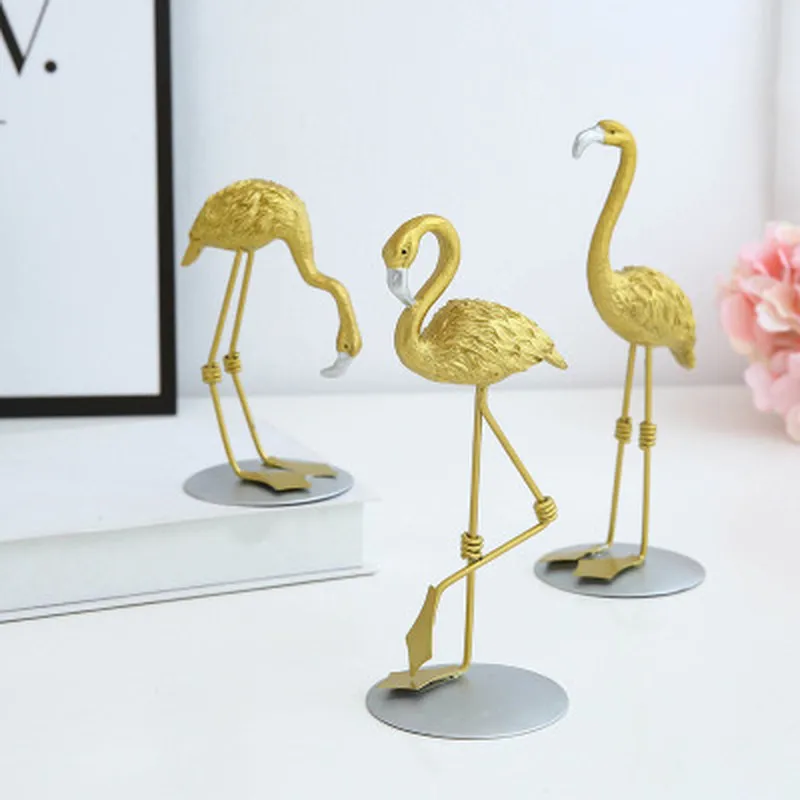 

Golden Flamingo Decoration Figurines Nordic Wedding Decoration Props Living Room Ornaments Home Decor Landscape Desktop Display