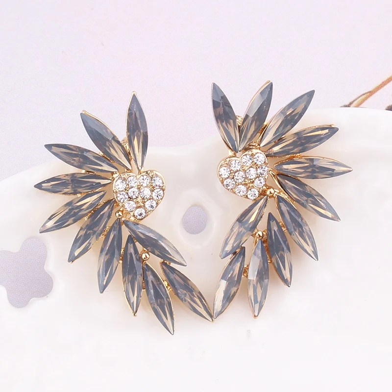 

LUBOV colorful Heart Wings Stud Earrings Acrylic Crystal Stone Women Piercing Earrings Trendy Wedding Jewelry Christmas Gift