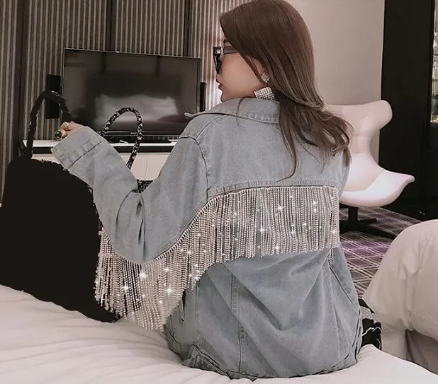 Женская джинсовая куртка с бахромой со стразами | одежда