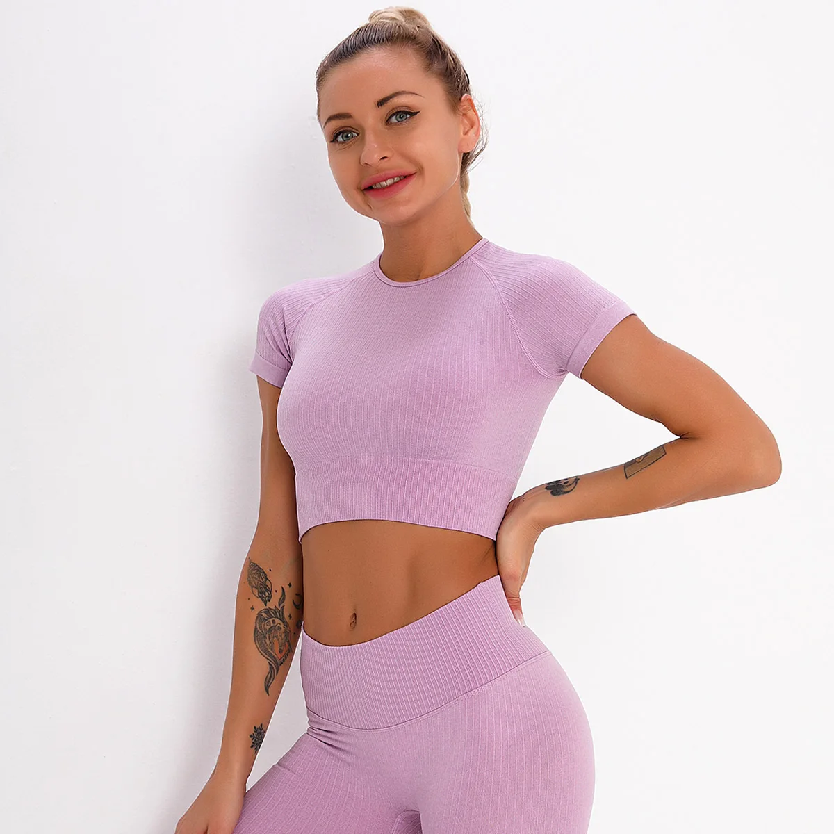 

New seamless stitch sexy dry sports fitness top short-sleeved women's sports training running tight yoga clothes