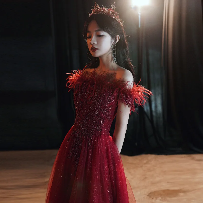 

Slash Neck Feather Banquet Gown Burgundy Bride Wedding Gown Sequins Appliques Formal Party Dress Mesh Lace Up Robe De Soiree