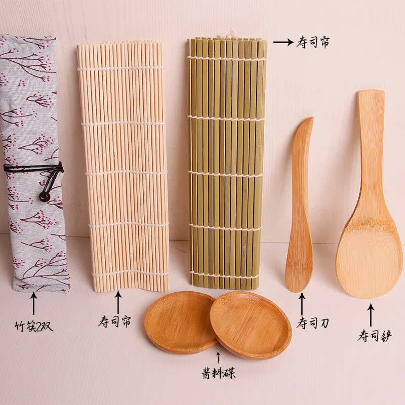 Набор для приготовления суши из натурального бамбука "Premium Bamboo Rolling Making Kit DIY Tools" с лопаткой, деревянной ложкой, палочками и занавеской.