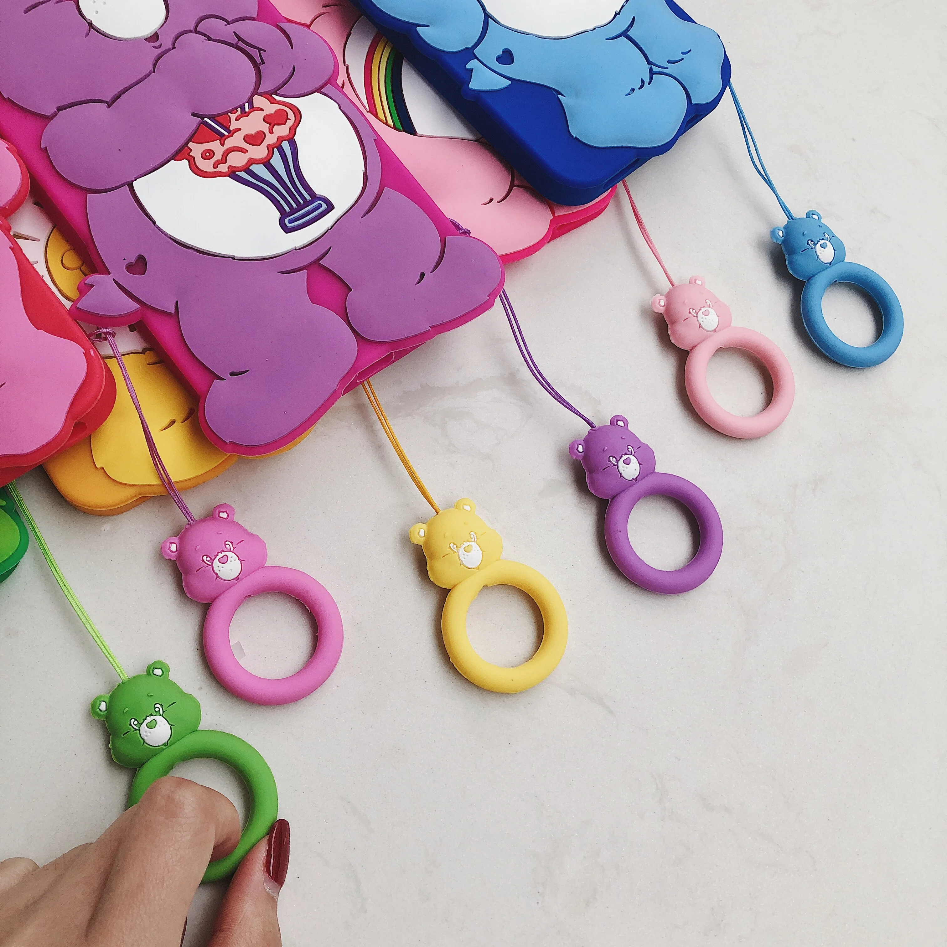 

Cute bear patterns in six colors are suitable for iPhone 11 and iPhone 12 series mobile phone cases