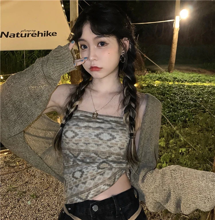 

Hot Girl Retro Long SleeveRachel