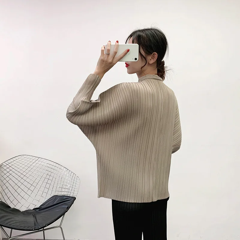 

Autumn Women Pleated Fashion New Tidal Loose Big Size Beige Jacket Coat