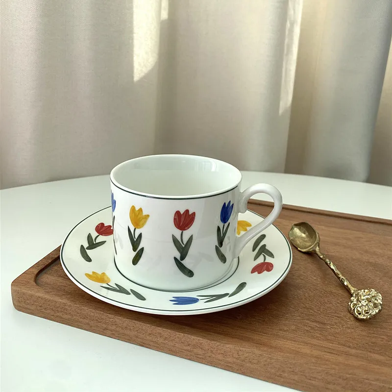 

Girls Korean Ceramic Coffee Cup and Saucer Retro Cute Kawaii Cups Afternoon Tea Cup Mug Water Cup Tazza Colazione Drinkware