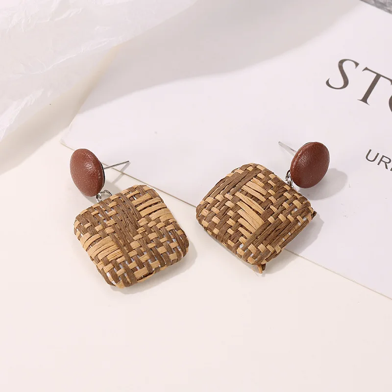 Женские винтажные круглые серьги с геометрическим узлом металлические в