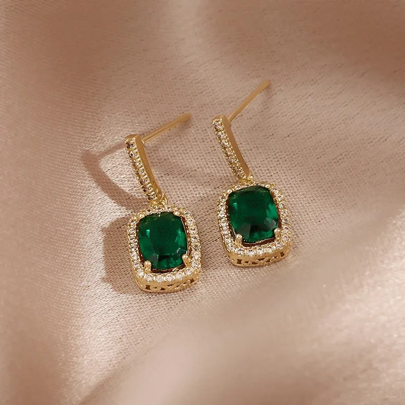 

French vintage green gem Fashion Simple Hanging earrings Women jewelry exquisite Drop Dangle Personality Fashion Stud Earrings