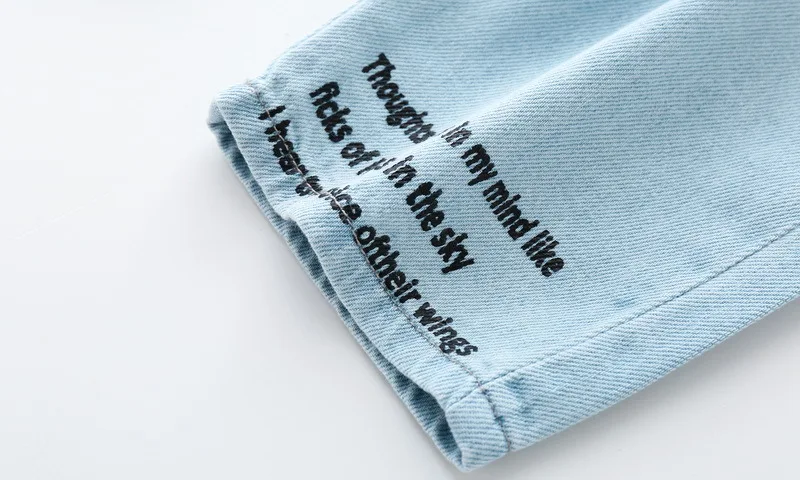 Летние джинсовые штаны для мальчиков корейские шорты маленьких с надписью