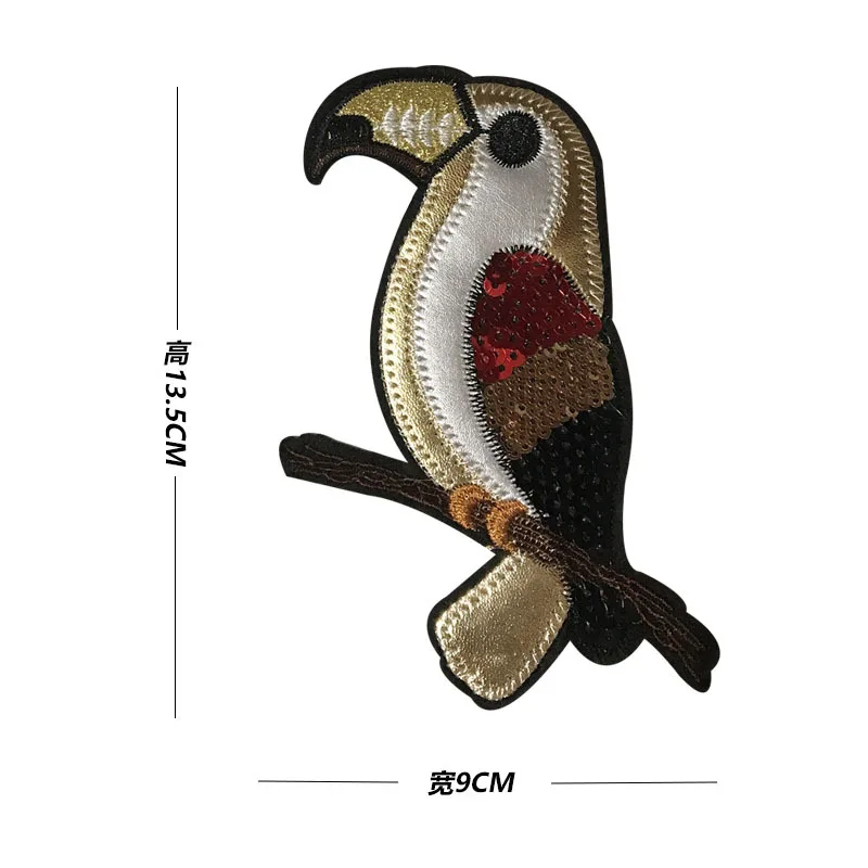 Модная куртка с вышитыми птицами и павлинами может использоваться в футболках