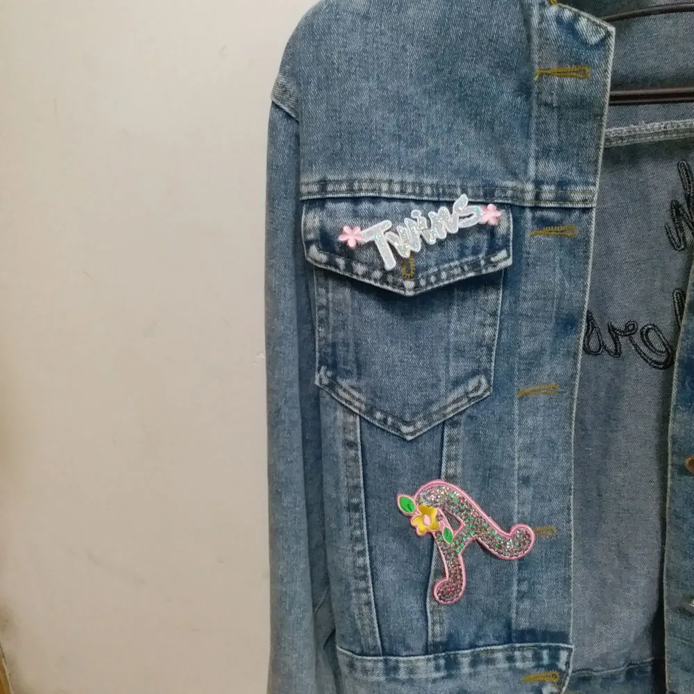 Модные железные нашивки для одежды с вышитыми надписями и аппликацией в виде