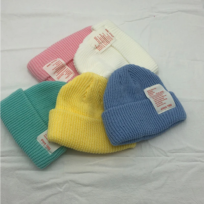 Новинка Сезон осень-зима Ins Цвет однотонный Большой ярлык с буквами вязаная шапка