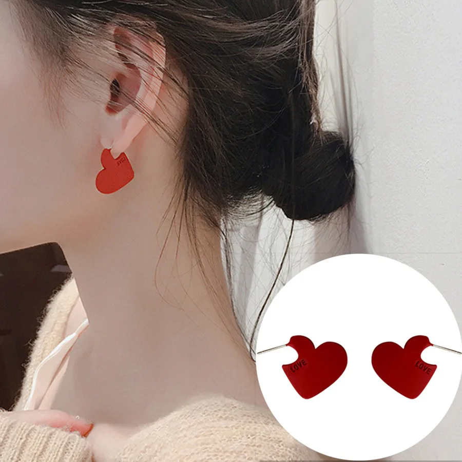 

New Romantic Sweet Heart-shaped Earrings Simple Temperament Red Love Earrings Suitable For Female Punk Wedding Birthday Gift