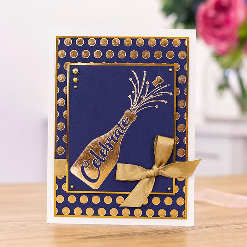 День рождения торт праздновать бутылку рождественские фразы Снежинка Горячие