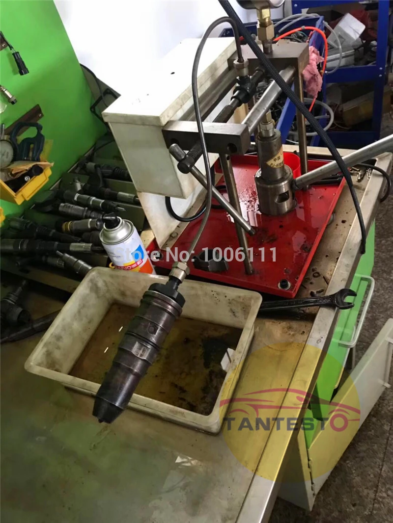 Инструмент для разборки дизельной форсунки аккумуляторной топливной системы EUI